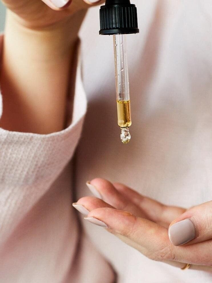 Cada sérum tiene una función específica. Dependerá de qué necesita tu piel para sentirse bien.