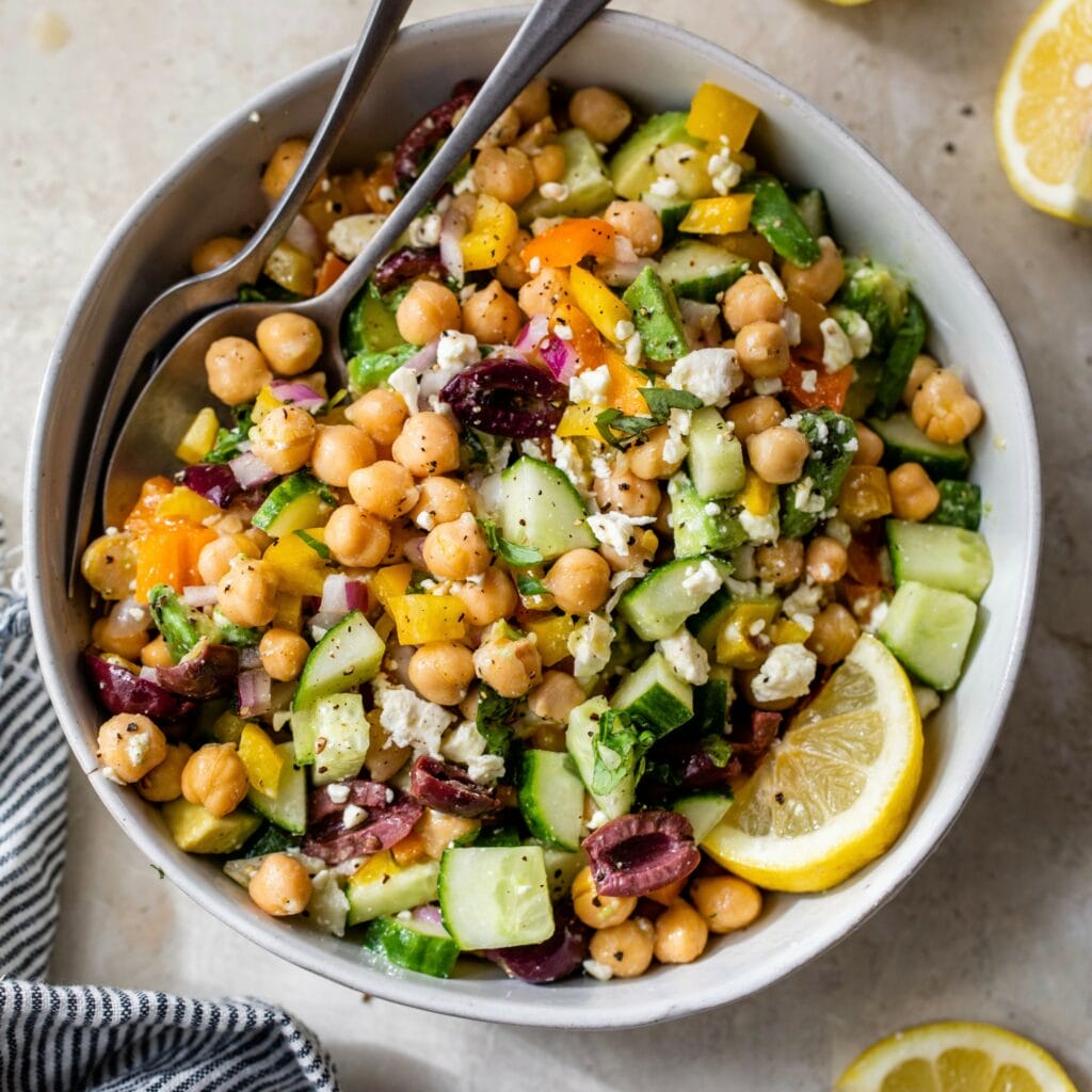 Goza de deliciosas ensaladas con todos los nutrientes.