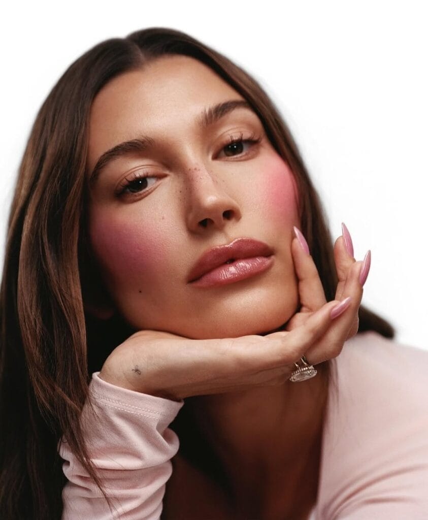 Hailey Bieber en Rhode Cosmetics